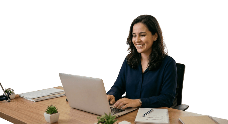 Profissional trabalhando no notebook